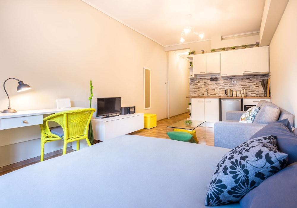 Exceptionally Located Studio Apartment 雅典 外观 照片